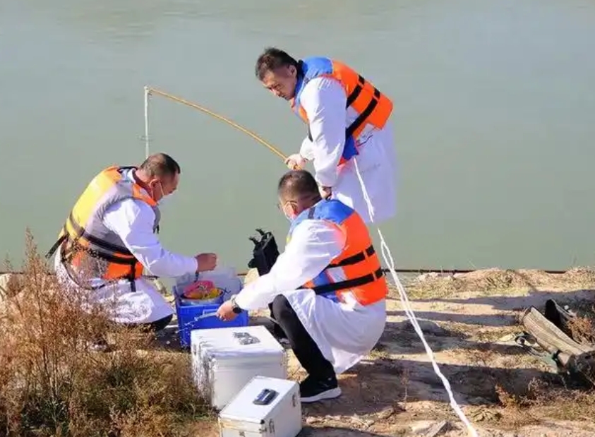 河道水质监测.jpg